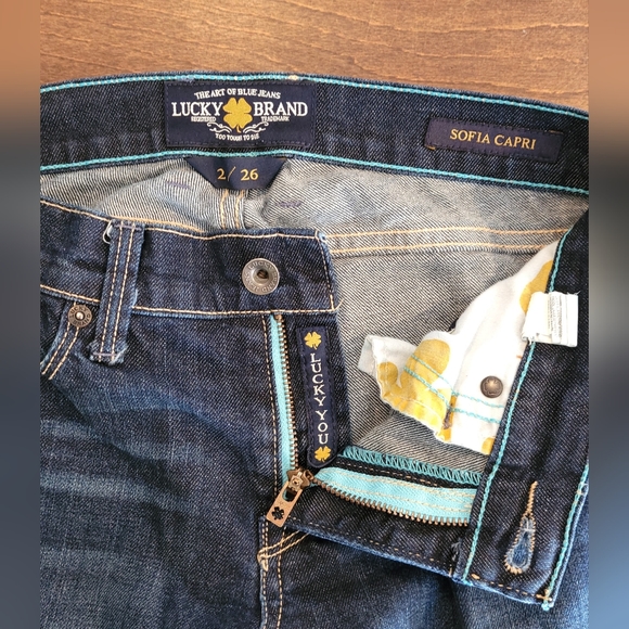 Lucky Brand Sofia Capri Dark Wash Jeans, size 2/26 - Picture 6 of 9